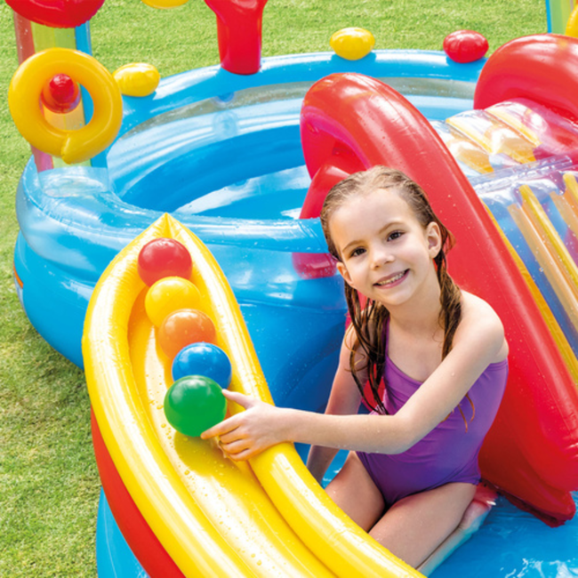 Intex Water speelcentrum met regenboog, glijbaan en spelaccessoires voor kinderen vanaf 2 jaar