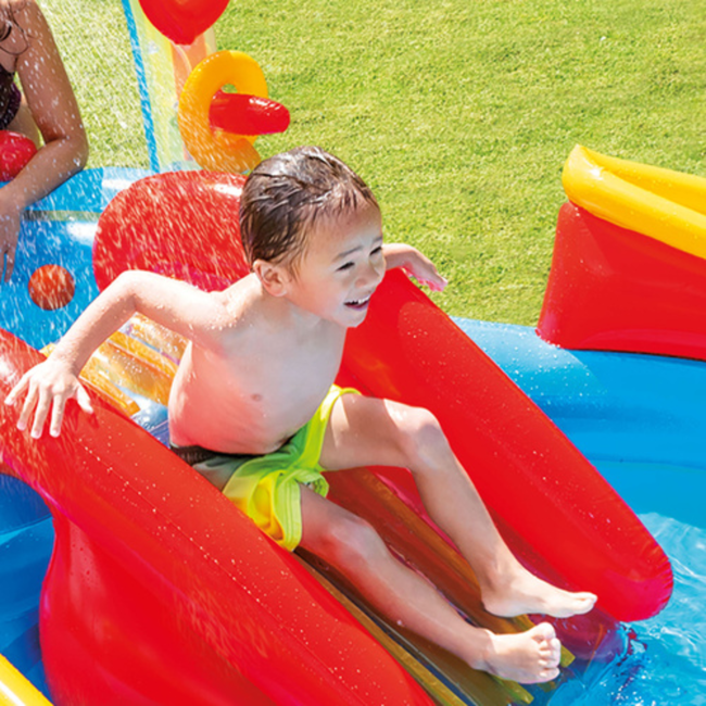 Intex Water speelcentrum met regenboog, glijbaan en spelaccessoires voor kinderen vanaf 2 jaar