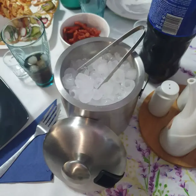Ruhhy Dubbelwandige RVS ijsbucket 1,3 l met tang, lepel, deksel en zeef voor ijsblokjes en flessen koelen