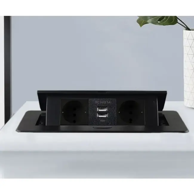 Izoxis Inbouwbare USB Stopcontact: Stijl en Functionaliteit voor Elk Oppervlak