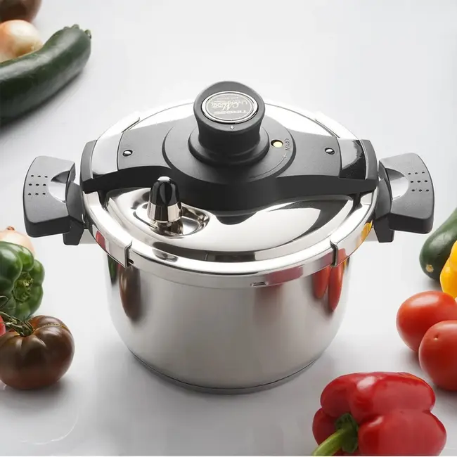 TIROSS Snelkookpan 5,8 l van rvs 18/10 met koele handgrepen voor inductie, gas en keramisch koken