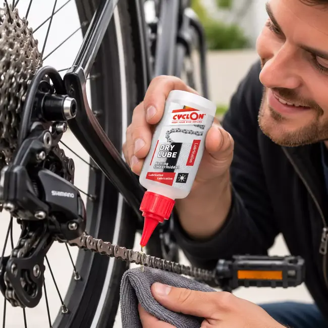 CyclOn Dry kettingsmeermiddel met doseertuit voor onderhoud van fietskettingen bij droog weer