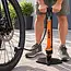 Lynx Voetpomp met manometer 6 bar - oranje stalen pomp voor fietsbanden met ventieladapters