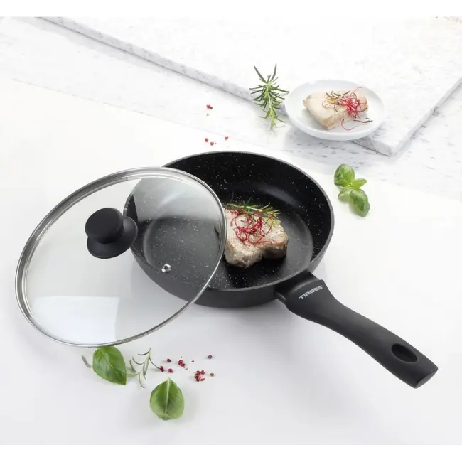 TIROSS Granieten koekenpan 24 cm met GREBLON laag en glazen deksel
