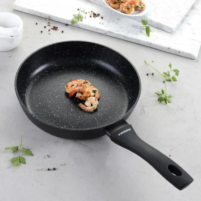 TIROSS Granieten koekenpan 26 cm met GREBLON laag voor alle kookplaten