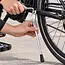 Ursus Fietsstandaard zilverkleurig - metalen zijstandaard met zwarte voet voor passende fiets