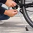 Ursus Fietsstandaard zilverkleurig - metalen zijstandaard met zwarte voet voor passende fiets