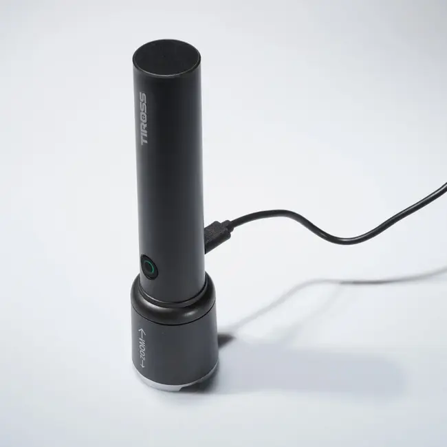 TIROSS Zaklamp 300 lm met 5 W LED, zoomfunctie en 1500 mAh accu