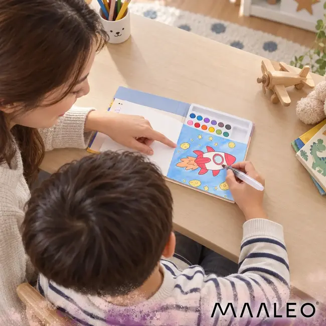 Maaleo Waterkleurboek astronaut met 24 vellen, 12 aquarelkleuren en waterpenseel voor kinderen