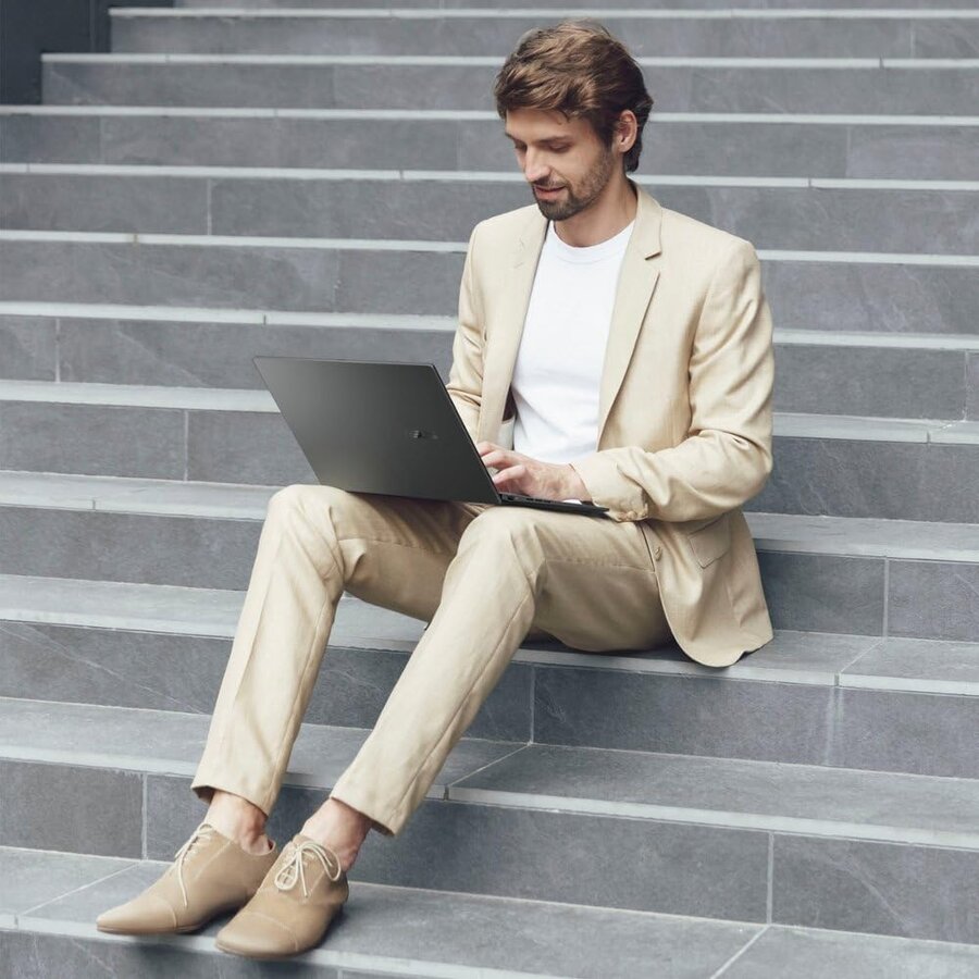 Zenbook Q415MA-U5512 - Intel Core Ultra 5 125H - 8GB - 512GB SSD - 14" OLED WUXGA (1920x1200) Touchscreen - Nieuw - QWERTY