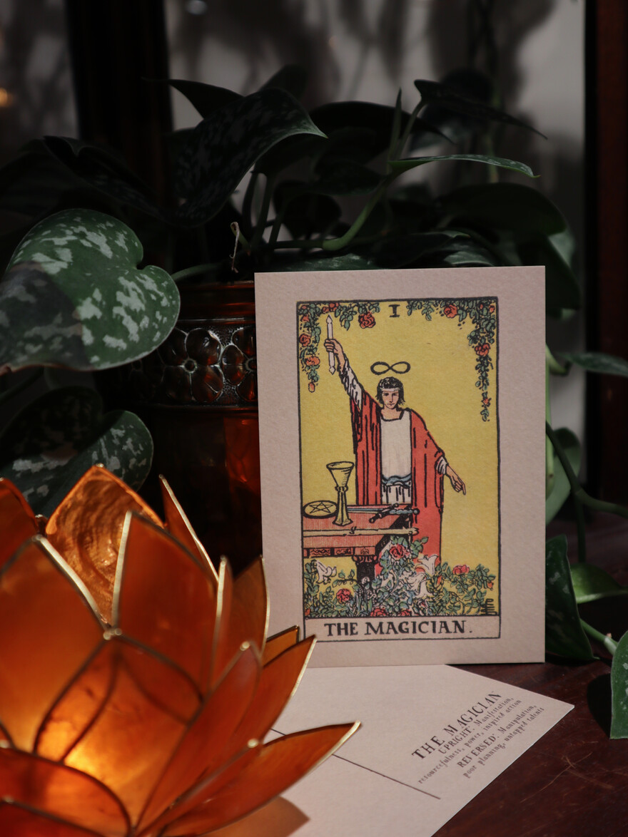 Tarot Postcard THE MAGICIAN
