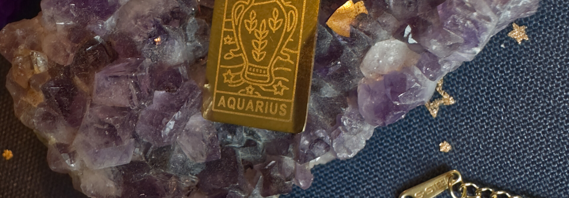 Zodiac Necklace AQUARIUS - Gold