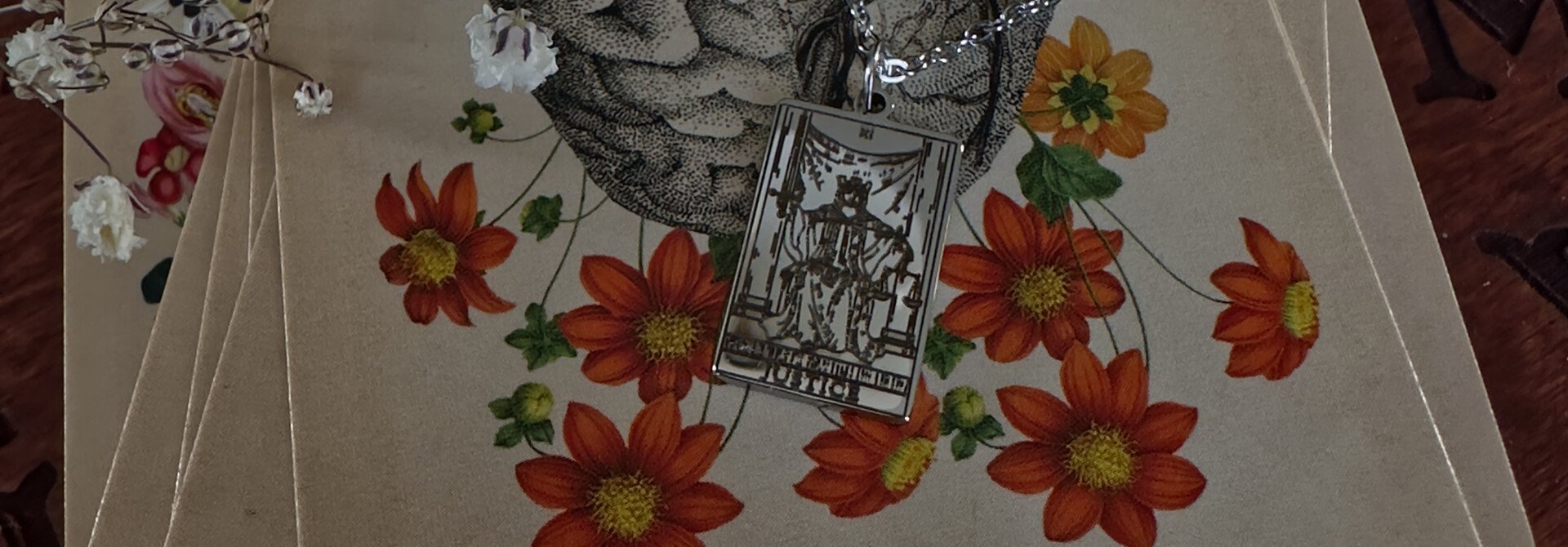 JUSTICE Tarot Necklace - SILVER