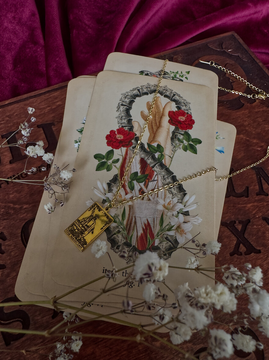 THE MAGICIAN Tarot Necklace - GOLD