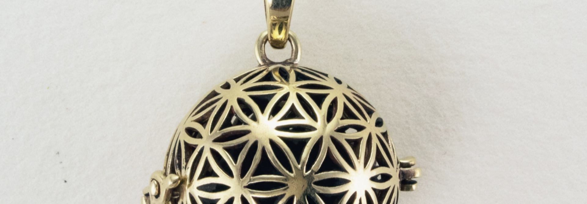 Flower Of Life Diffuser Necklace