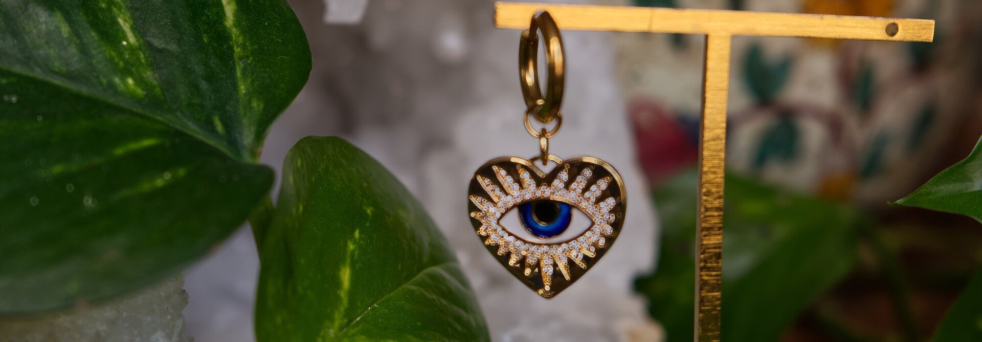 Eye See Your Heart Earring (a piece)