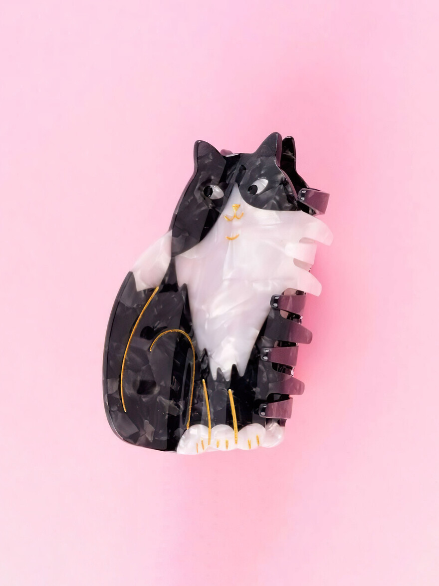 ♣ Black & White Cat Hair Claw