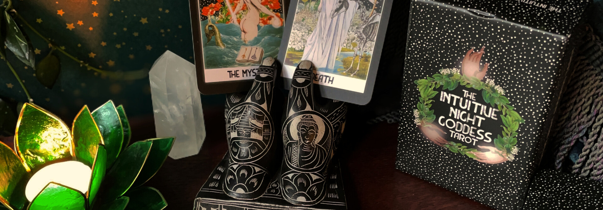 Intuitive Night Goddess Tarot: Deck and Guidebook