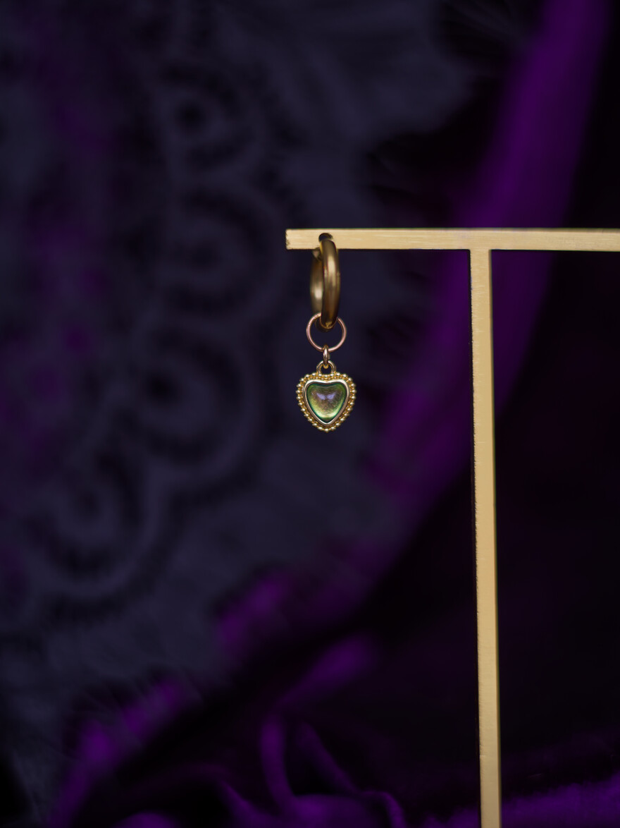 Mystique Heart Earring (a piece)