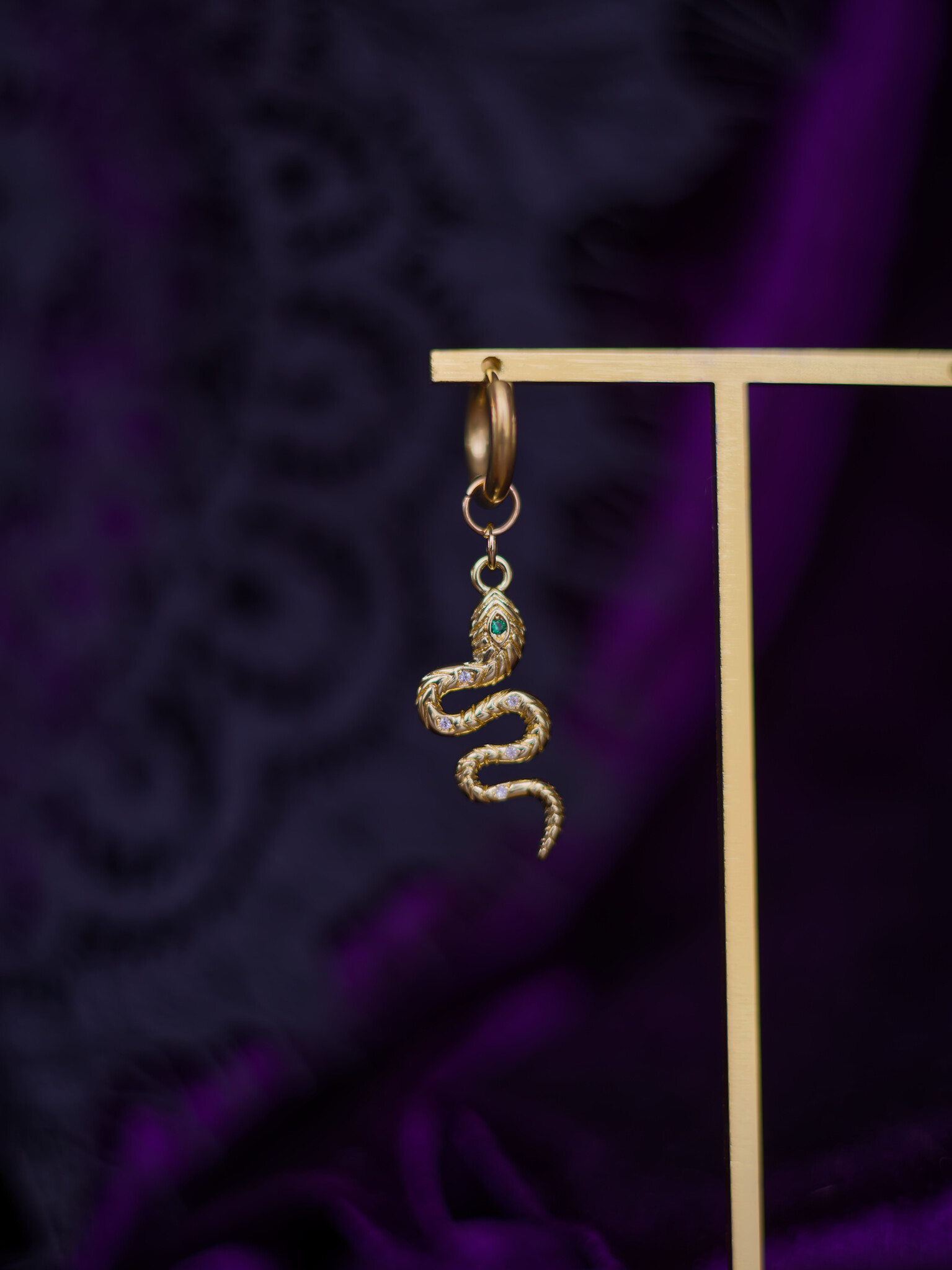 Green Eyed Snake Earring (a piece)-1