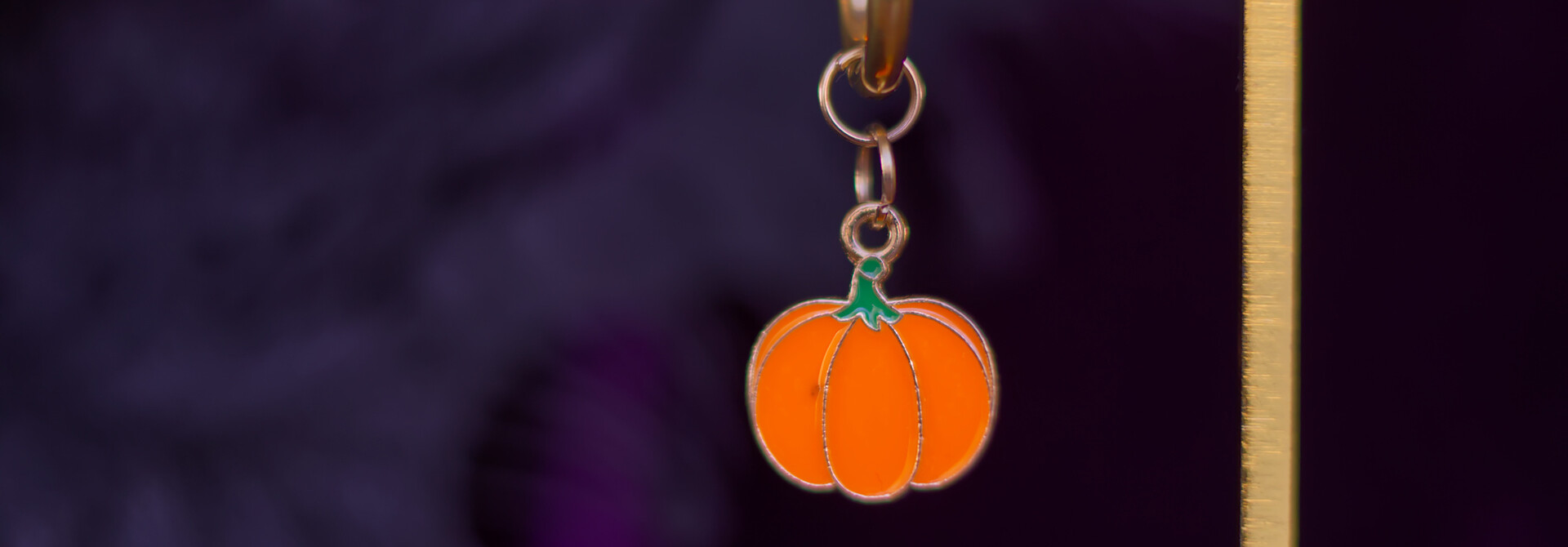 Magical Pumpkin Earring (a piece)