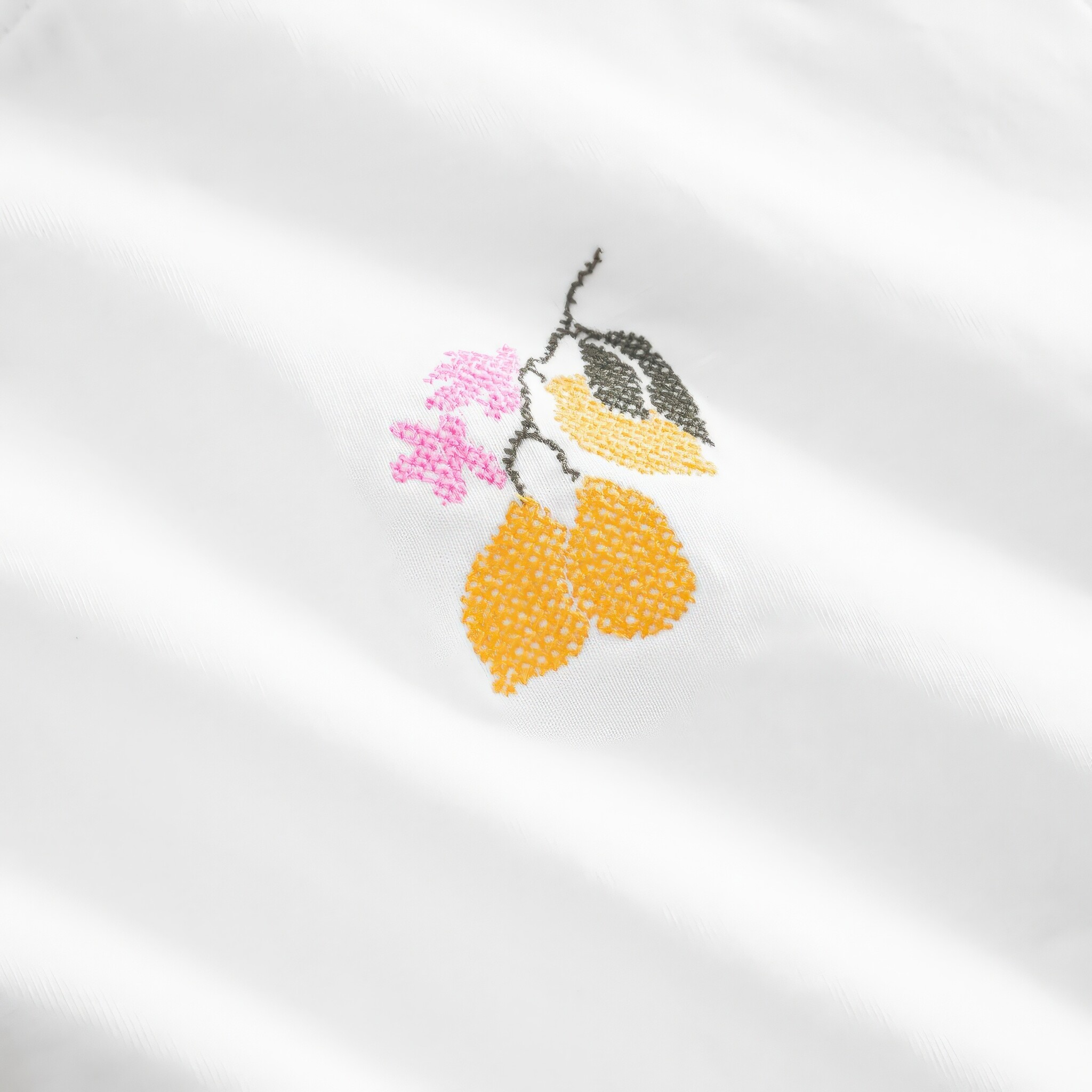 ♣ Vadstena Lemon Branch Tee-2