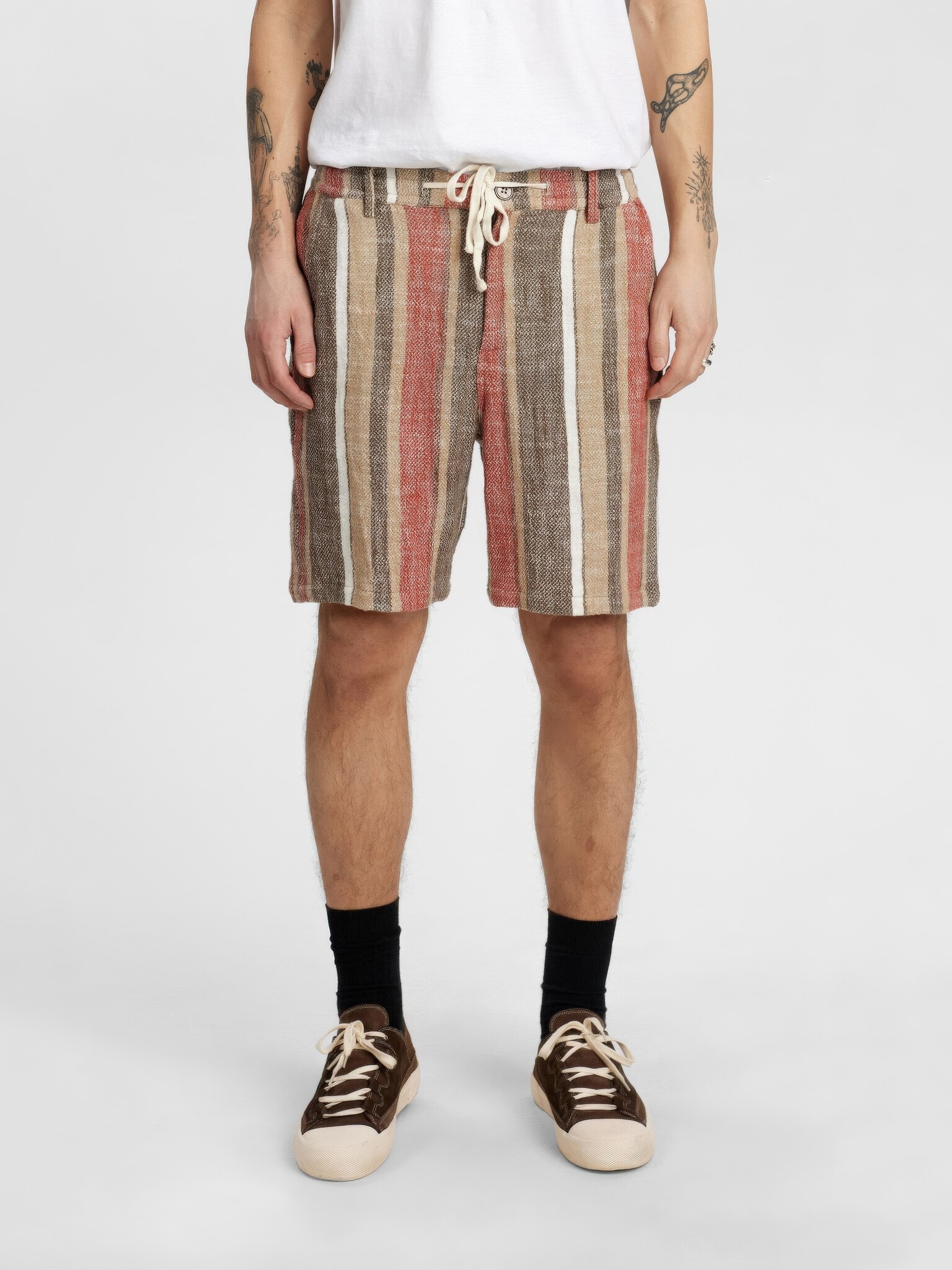 Akjan Spring Structure Shorts-1