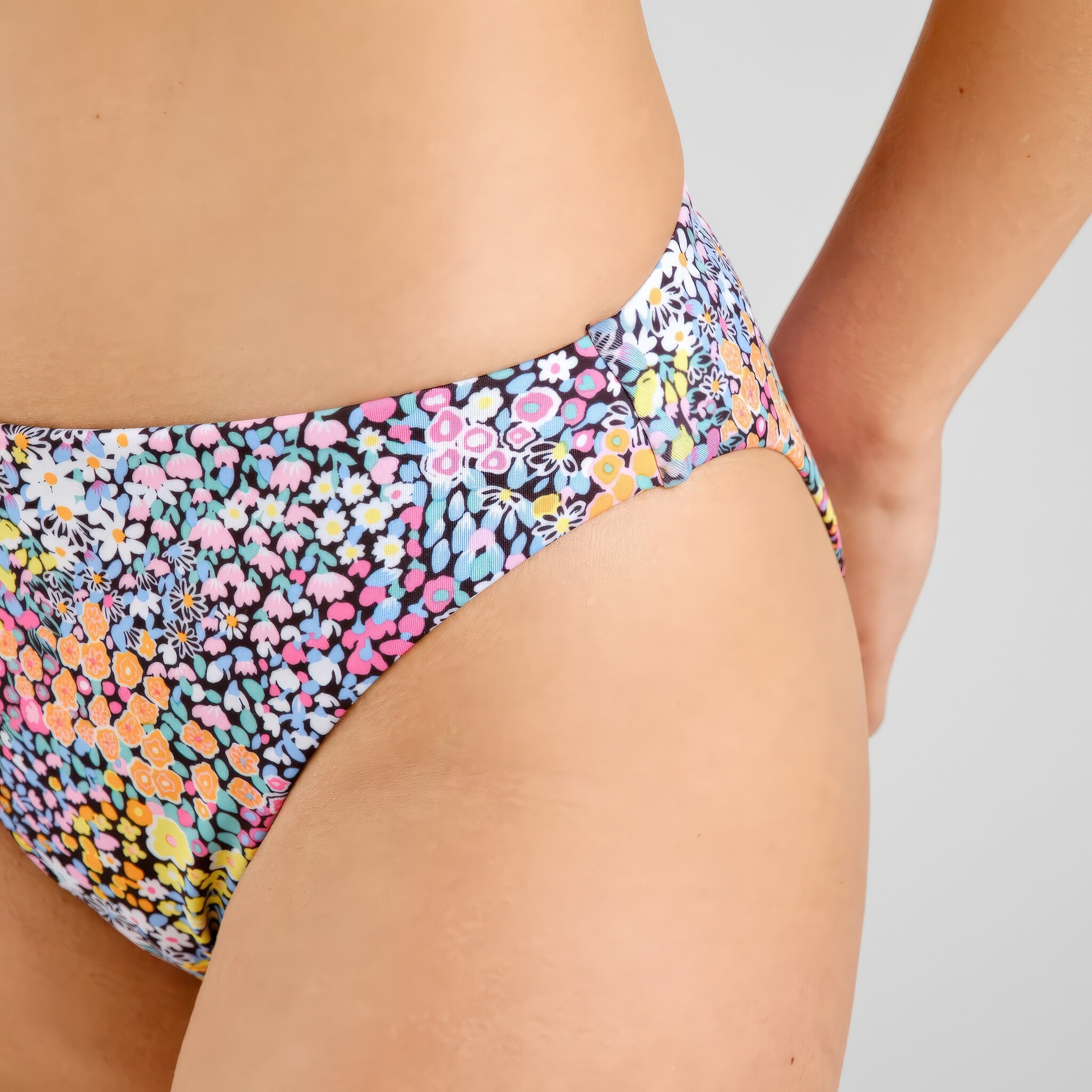 ♣ Sanda Meadow Flowers Bikini Bottom-2