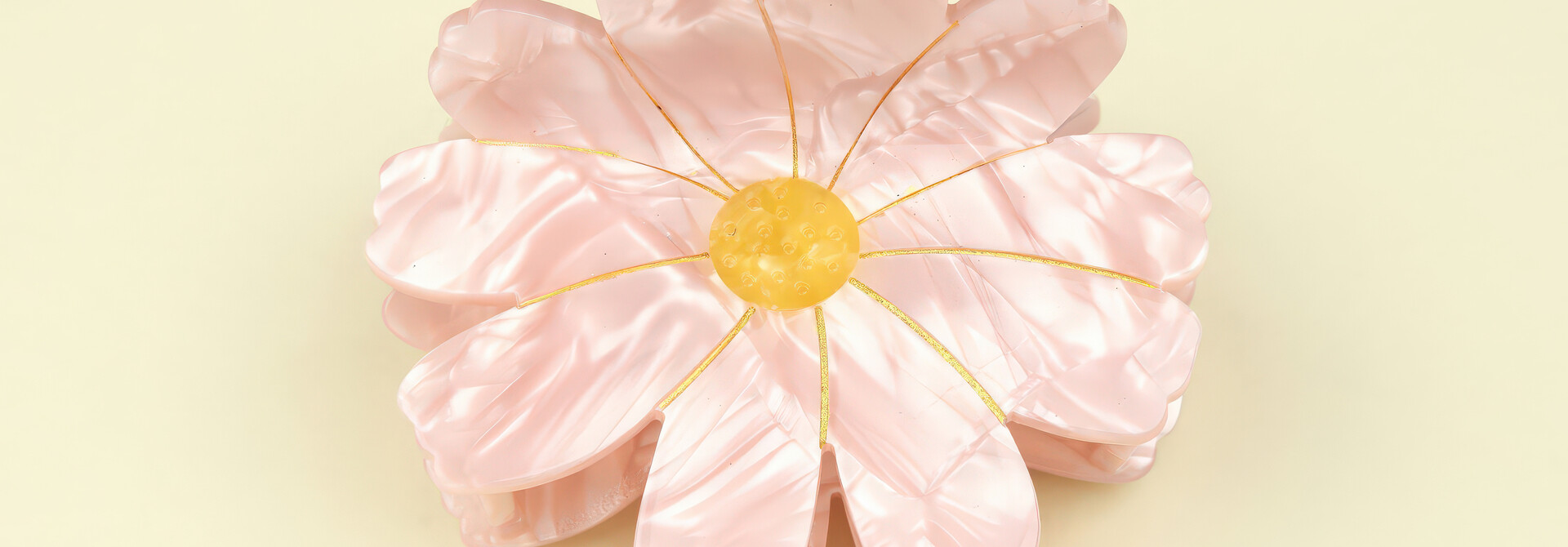 ♣ Cosmos Flower Hair Claw