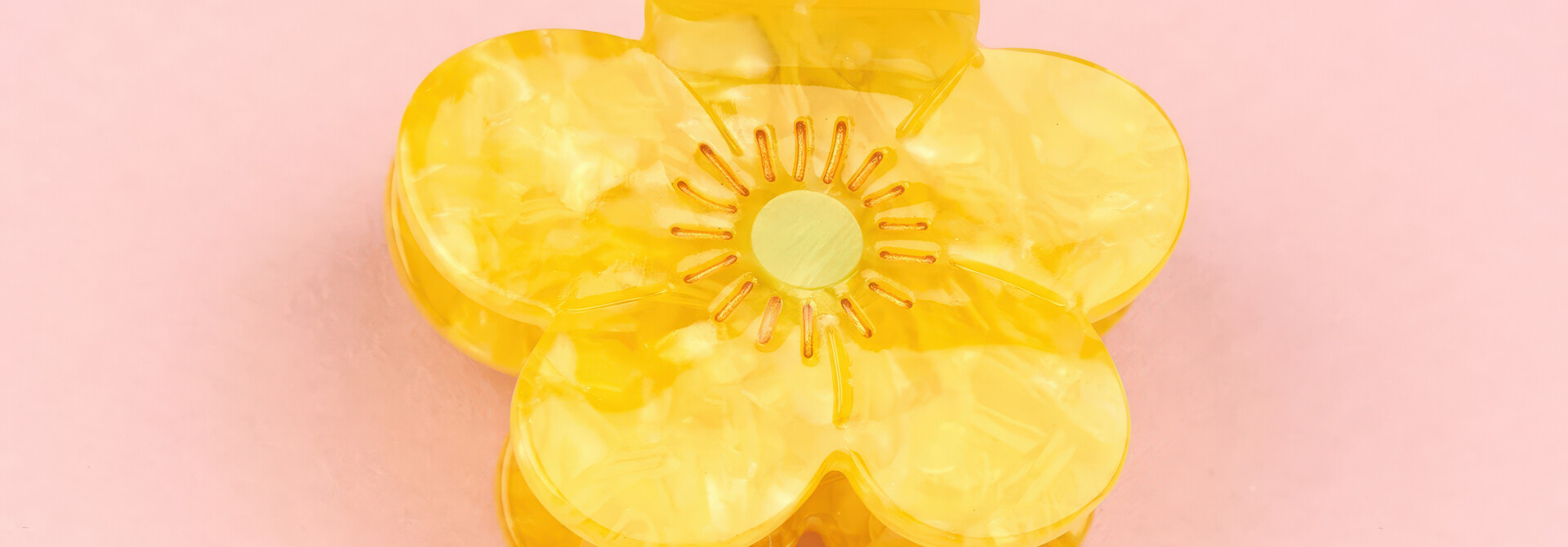 ♣ Mini Buttercup Flower Hair Claw