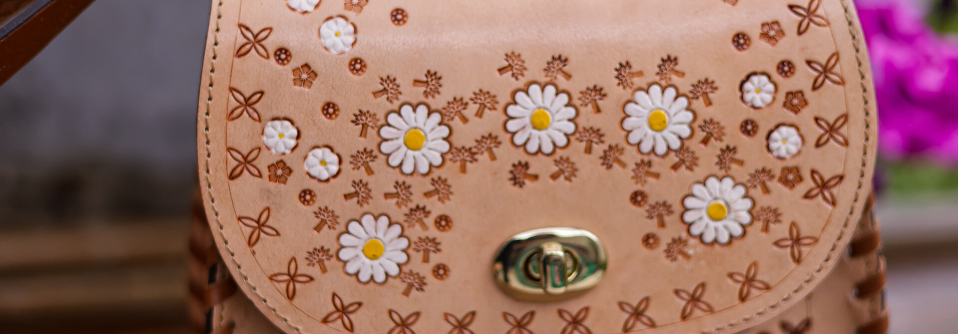 Botanist Daisy Leather Bag
