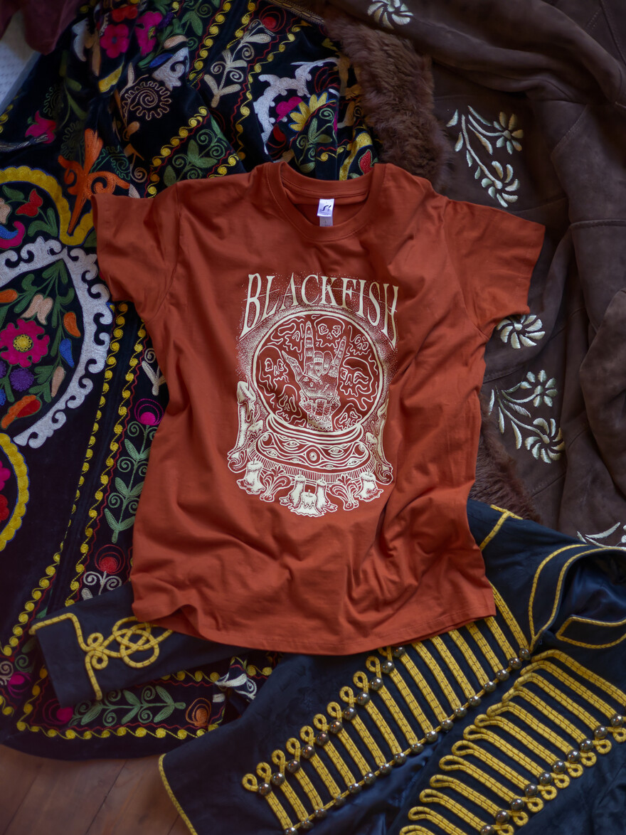 Palmistry Horns Tee