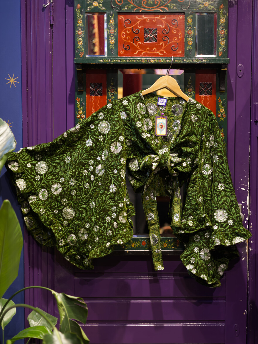 The Lilith Blouse (NYMPHAEA)