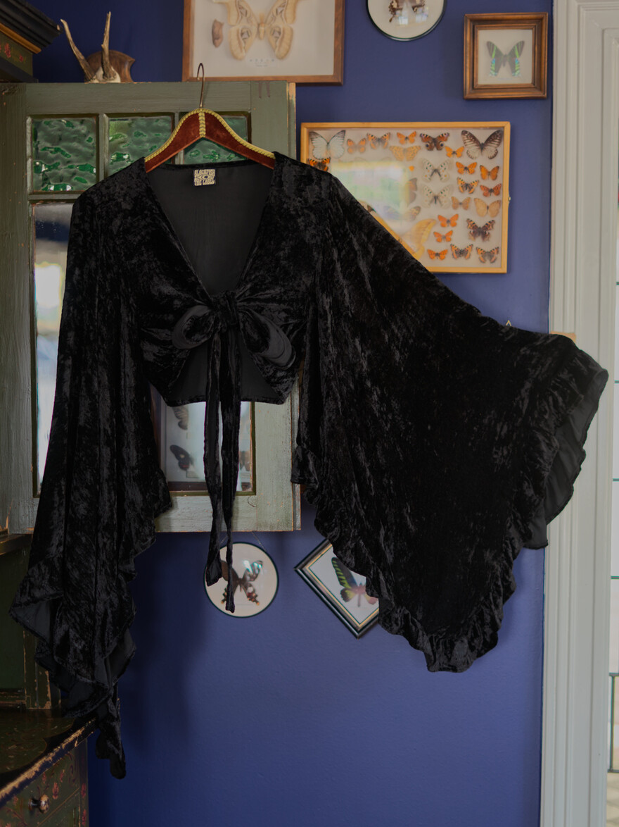 The Litha Blouse (RAVEN)