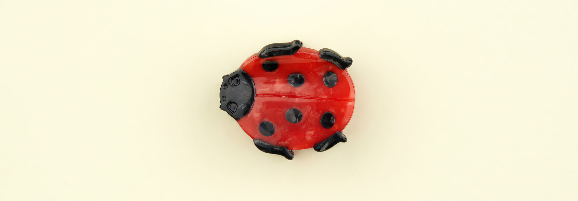 ♣ Ladybug Mini Hair Claw