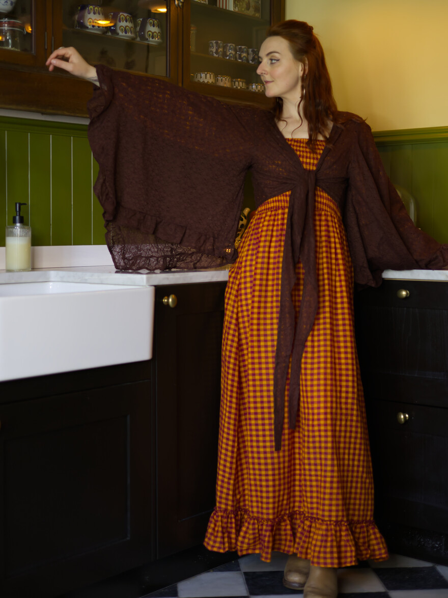 The Lilith Lace Blouse (CARDAMOM)