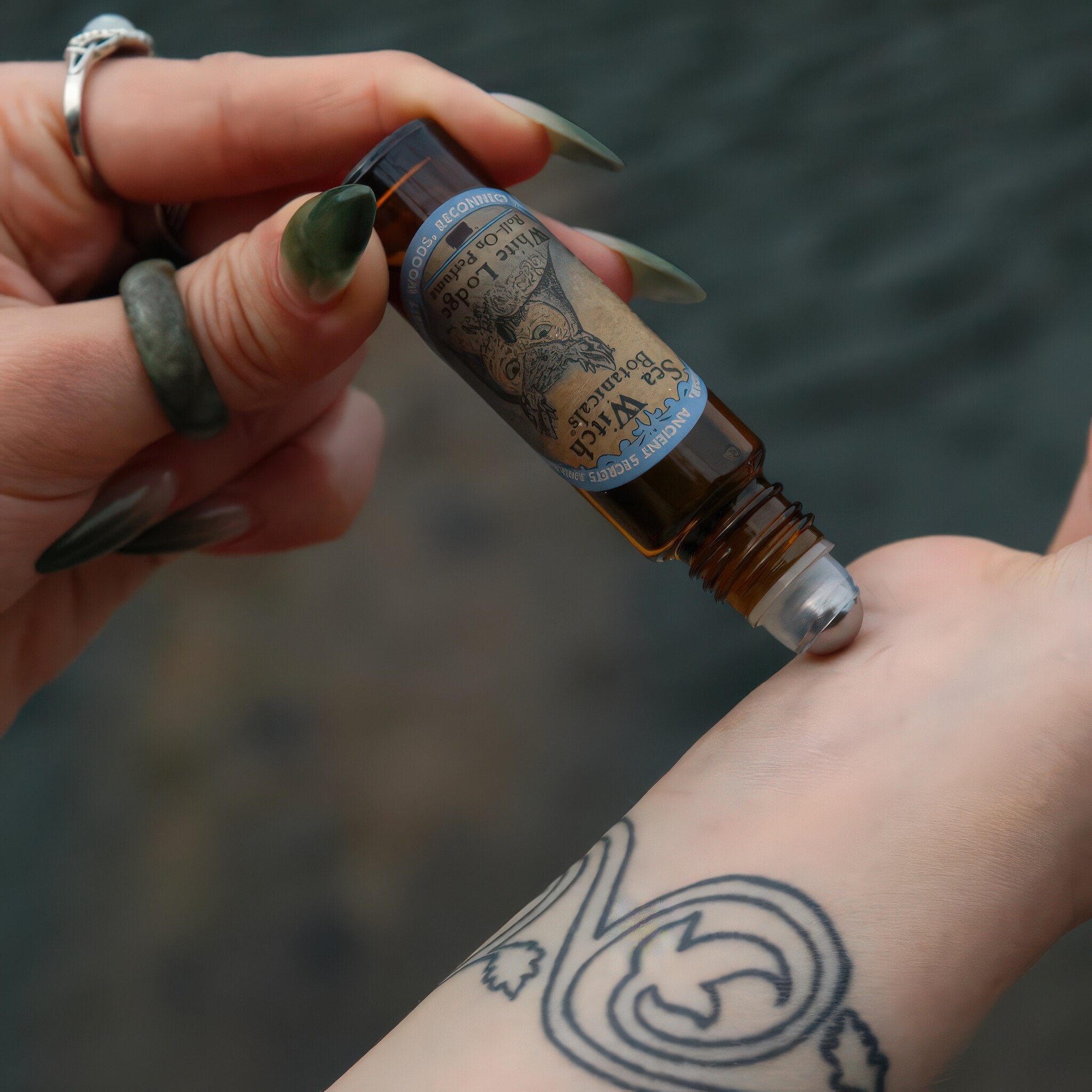 ♣ Roll On Perfume - White Lodge-2