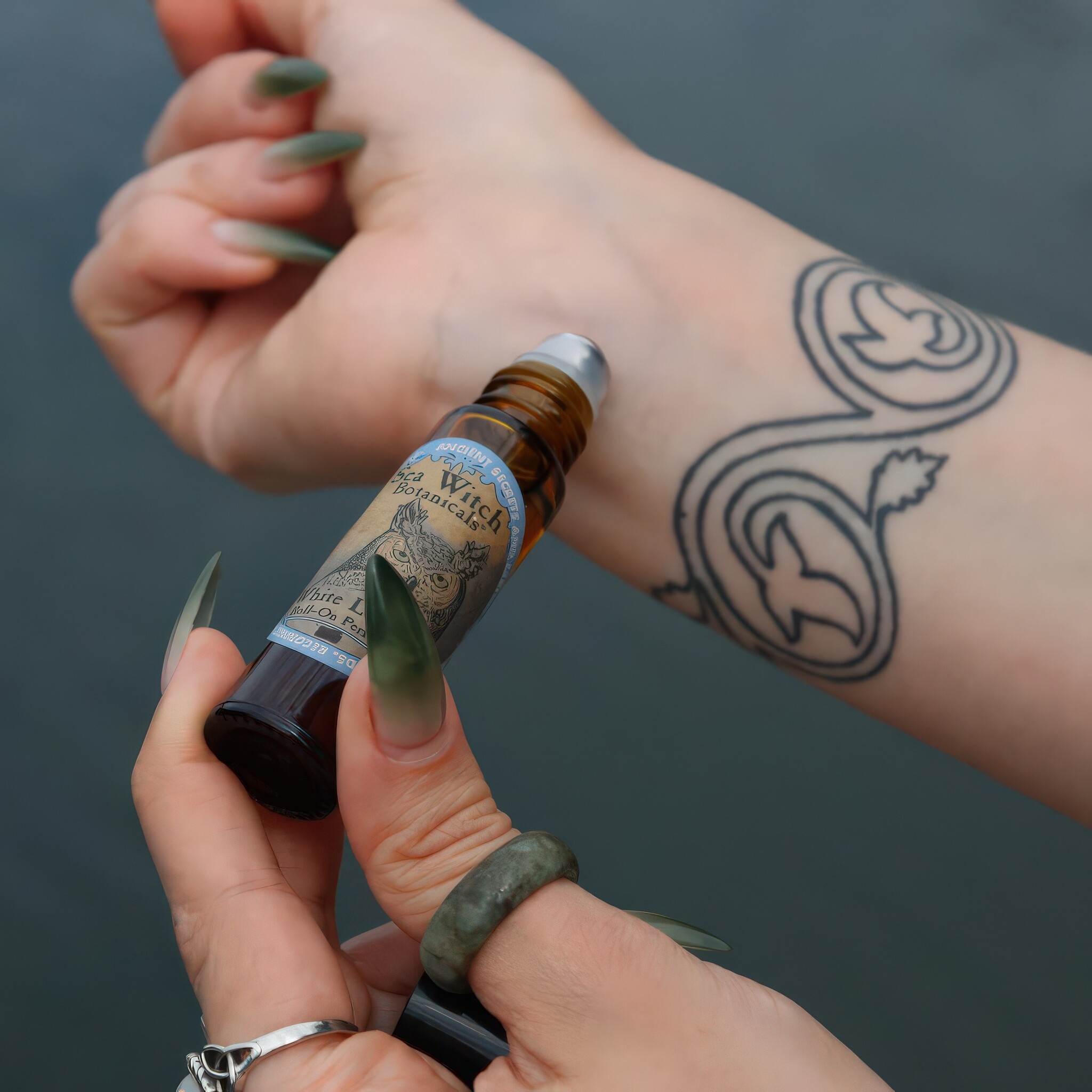 ♣ Roll On Perfume - White Lodge-3