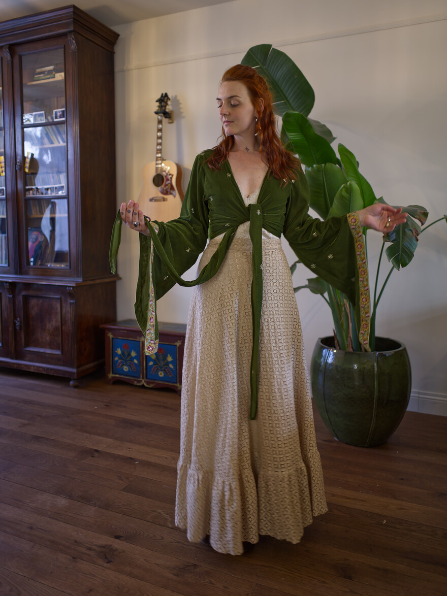 The Rune Blouse (ABSINTHIUM)