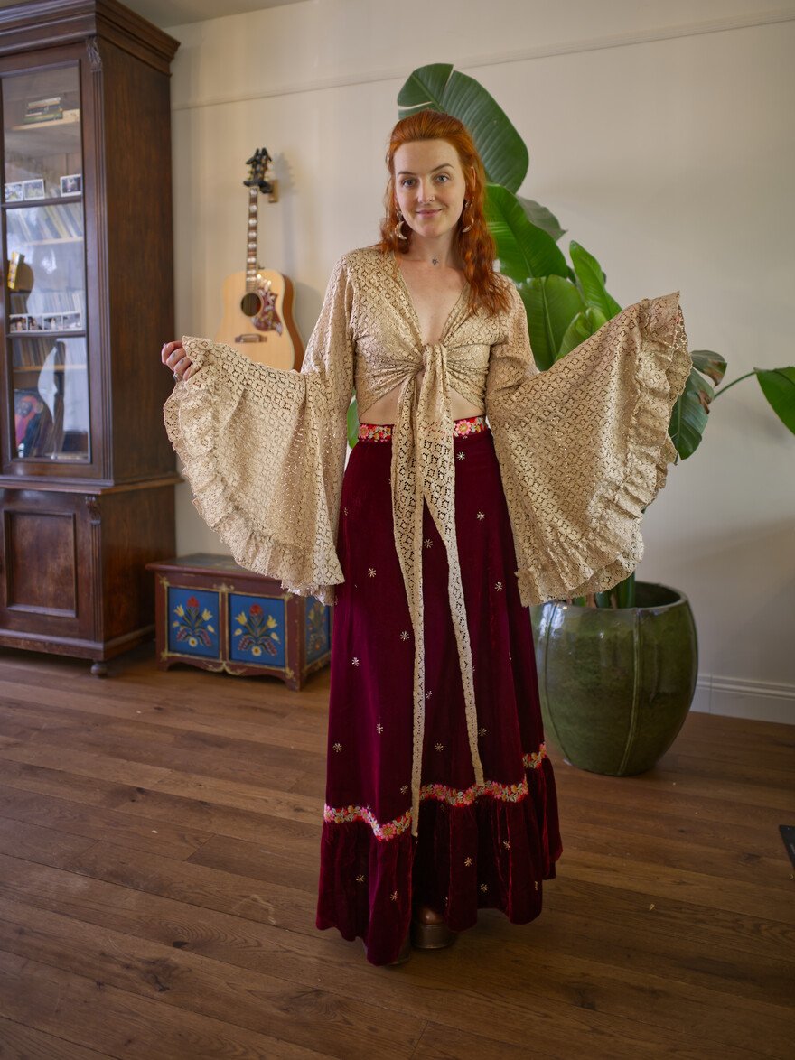 The Flora Lace Blouse (MARROW)