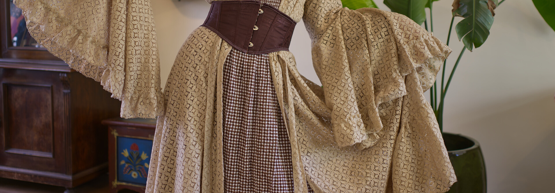 The Florence Lace Dress (MARROW)