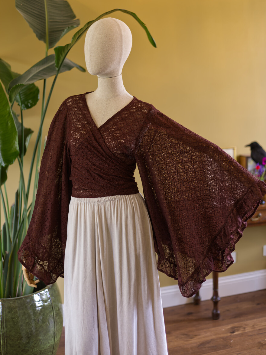 The Lilith Lace Blouse (CARDAMOM)