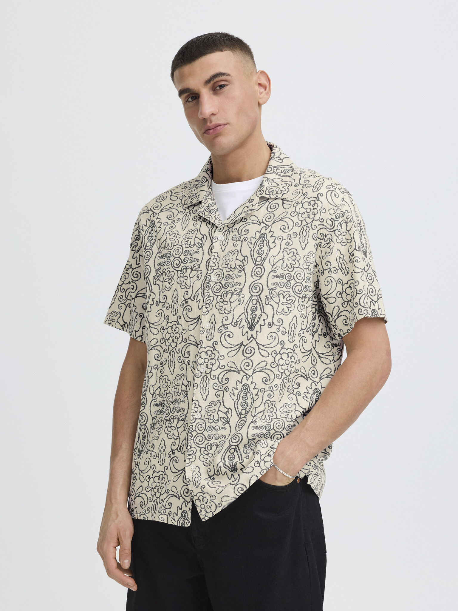 Utkolt Greek Vase Shirt-1