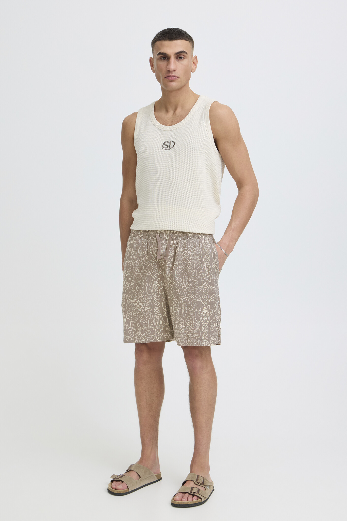 Liam Utkolt Roman Vase Shorts-3