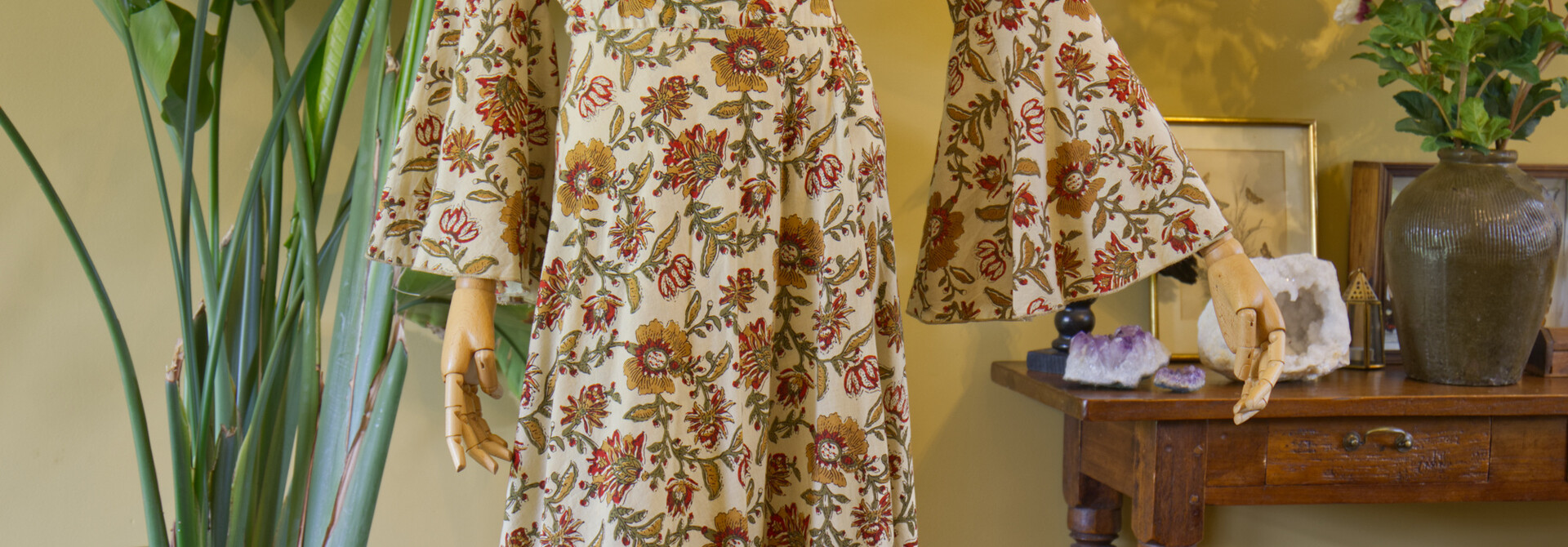 The Plantae Dress (BUMBLEBEE)