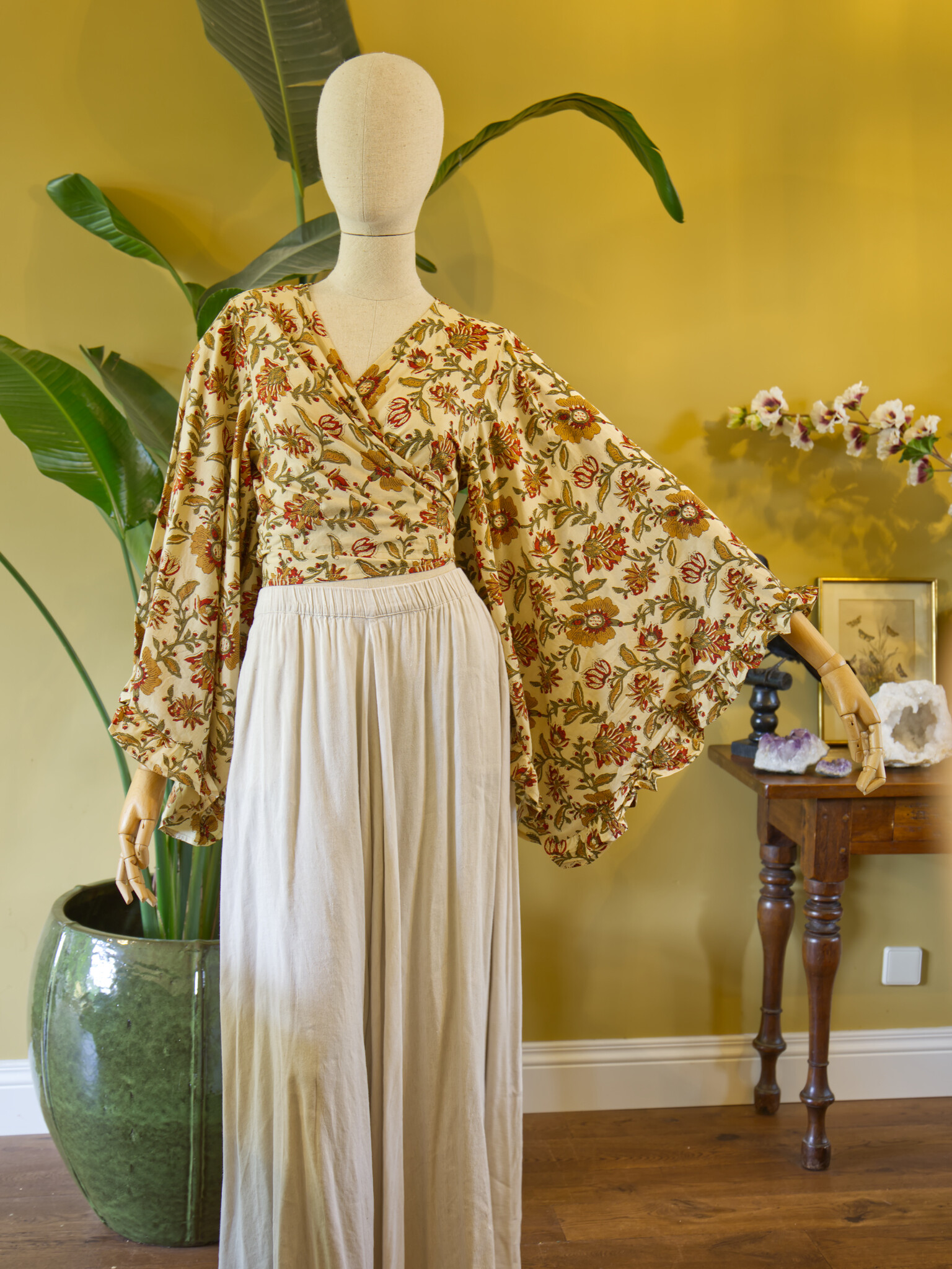 The Petal Blouse (BUMBLEBEE)-1