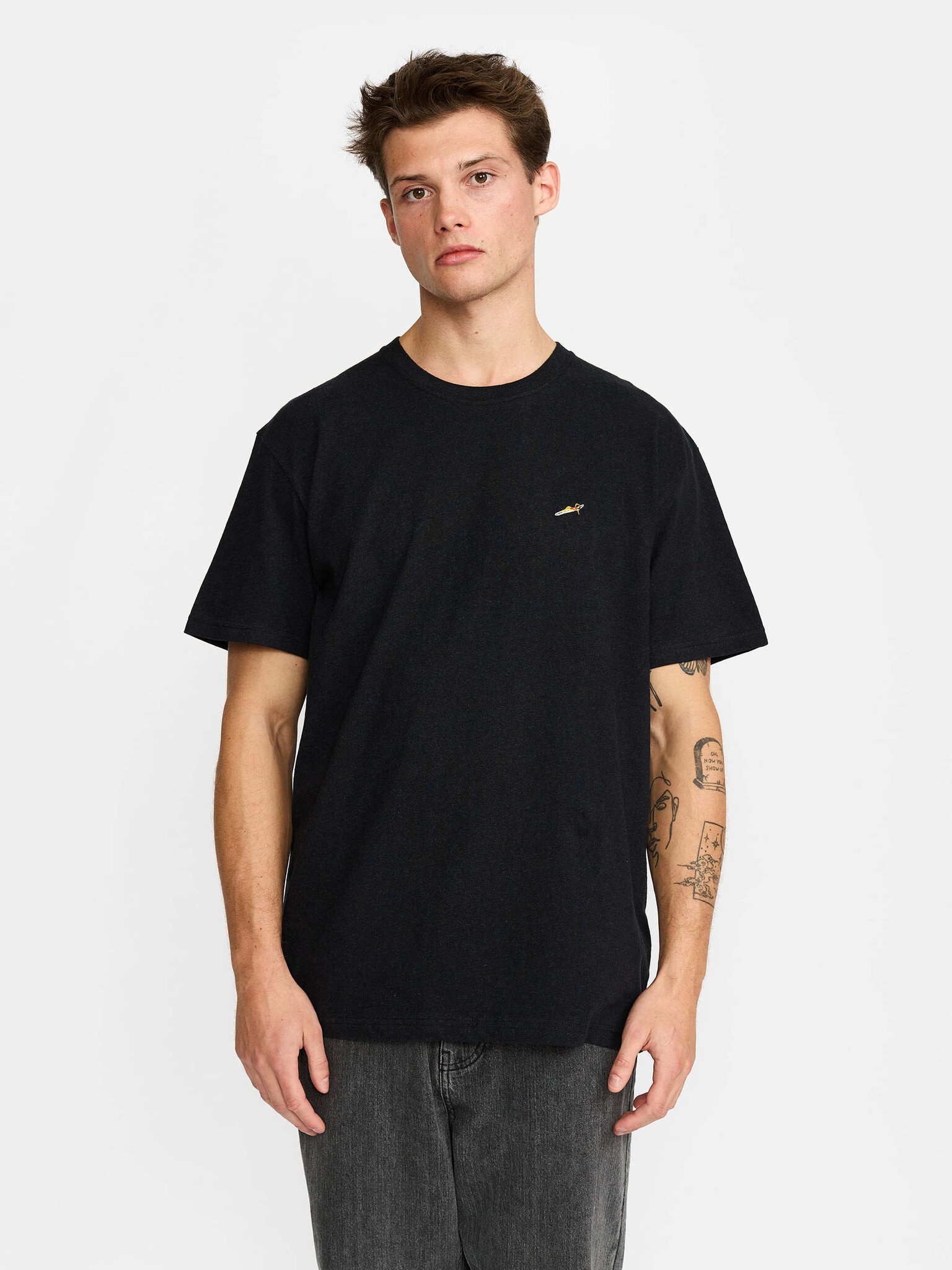 ♣ Black Surfer's Rest Tee-1