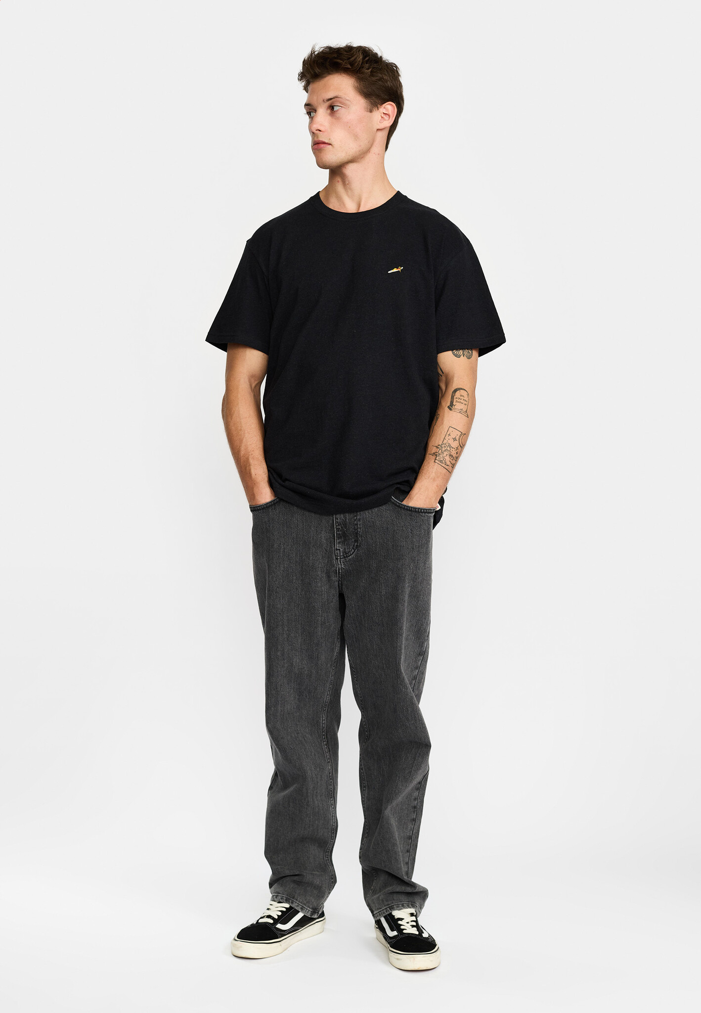♣ Black Surfer's Rest Tee-4