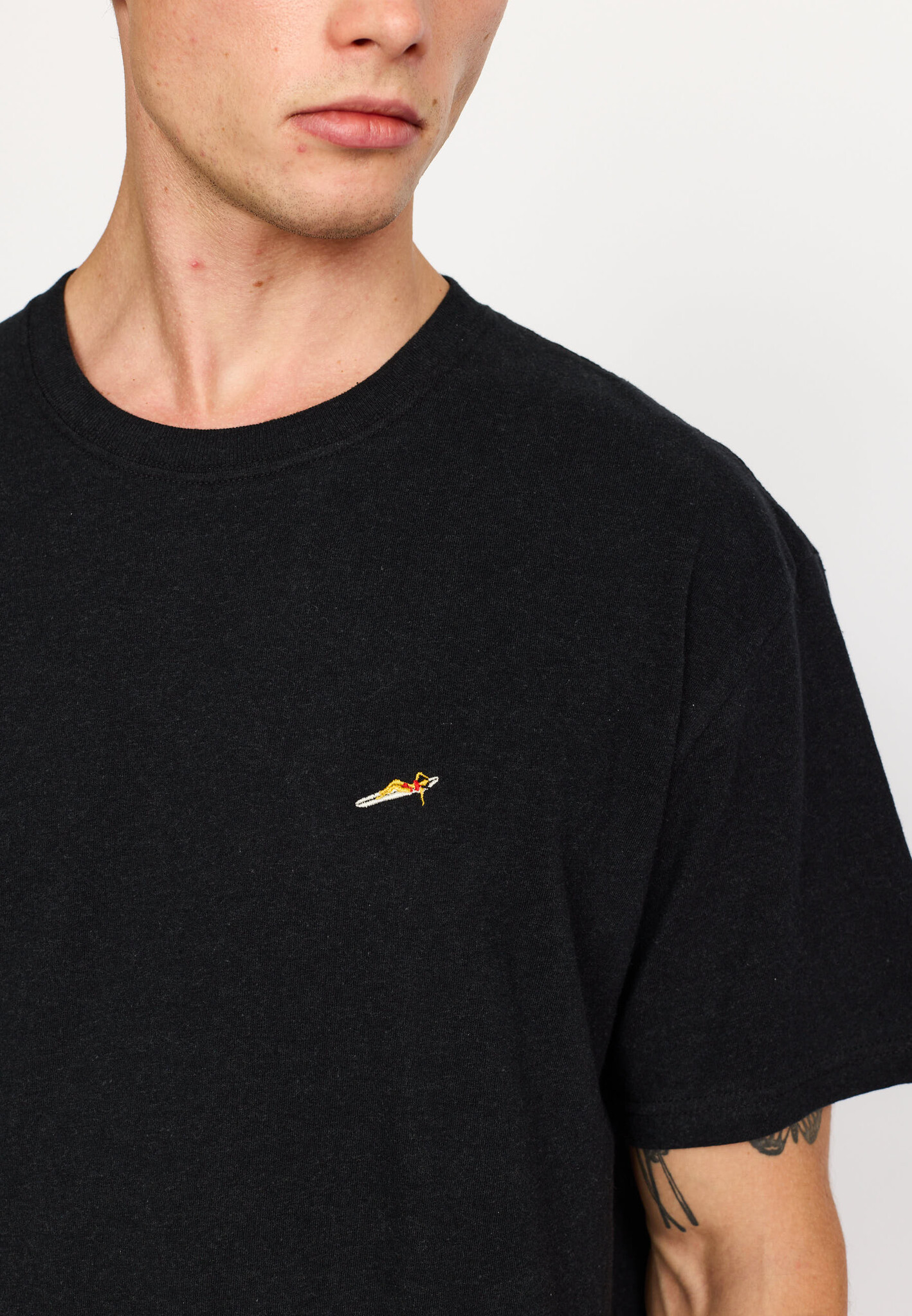 ♣ Black Surfer's Rest Tee-3