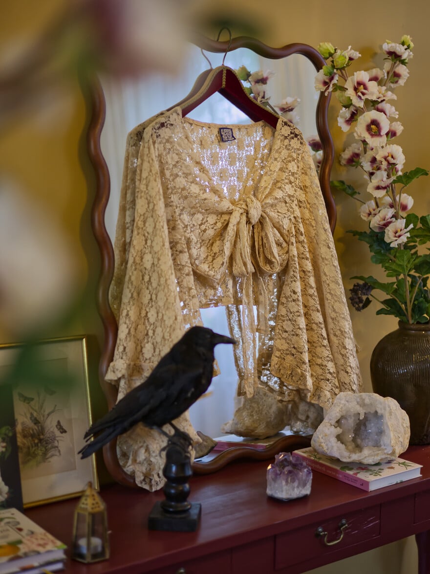 The Lilith Lace Blouse (ANISE)